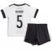 Billige Tyskland Thilo Kehrer #5 Børnetøj Hjemmebanetrøje til baby VM 2022 Kortærmet (+ korte bukser)